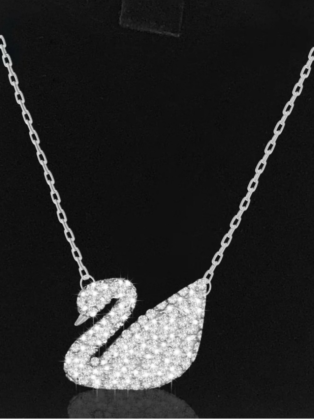 Swarovski NWT Swan necklace MSRP $189